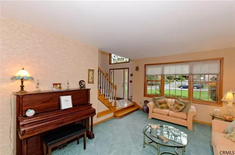 65 Mohawk Trl, Slingerlands, NY 12159 photo 6