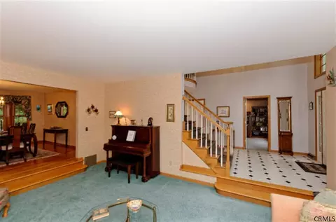65 Mohawk Trl, Slingerlands, NY 12159 photo 5