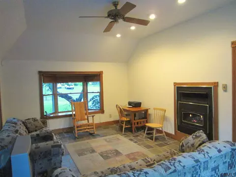 58 Middlesex Dr, Slingerlands, NY 12159 photo 4