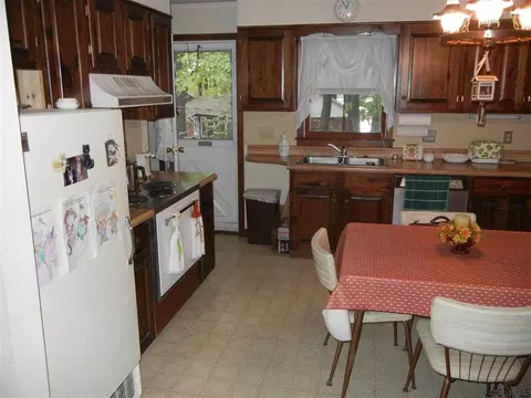 6 Birch Ct, Corinth, NY 12822 photo 2