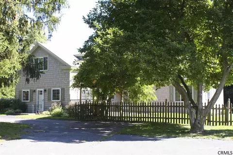7 Mayfair Dr, Slingerlands, NY 12159 photo 1