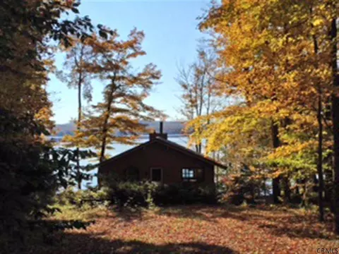 108 Hemlock Dr, Gloversville, NY 12078 photo 1