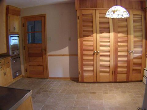 6 Clarkson Rd, Delmar, NY 12054 photo 3