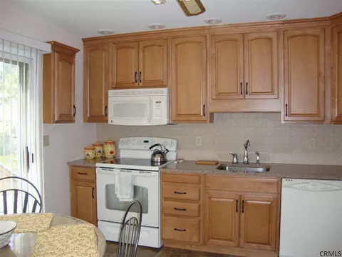 121 E Poplar Dr, Delmar, NY 12054 photo 7