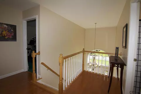 70 Fields End Dr, Glenmont, NY 12077 photo 13