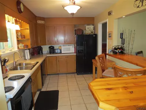 42 Wellington Rd, Delmar, NY 12054 photo 4