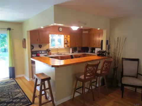 42 Wellington Rd, Delmar, NY 12054 photo 3