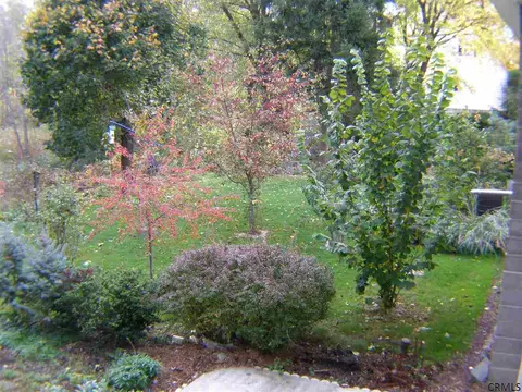 24 Mccombe Dr, Delmar, NY 12054 photo 18