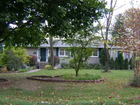 24 Mccombe Dr, Delmar, NY 12054 photo 1
