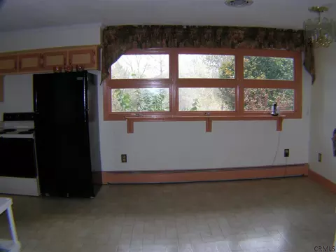 24 Mccombe Dr, Delmar, NY 12054 photo 10