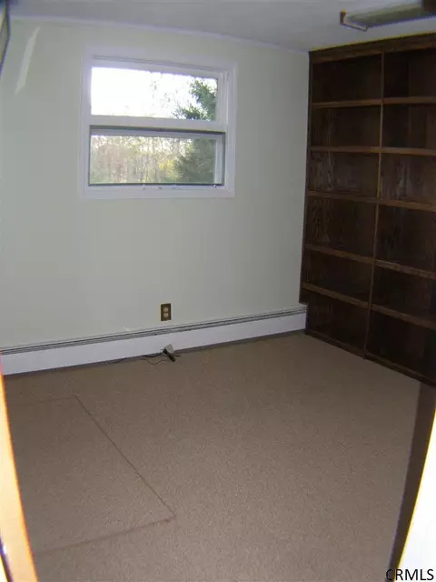 24 Mccombe Dr, Delmar, NY 12054 photo 13
