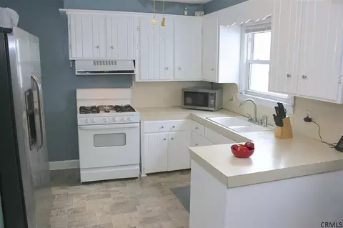 241 Fifteenth St, Schenectady, NY 12306 photo 4