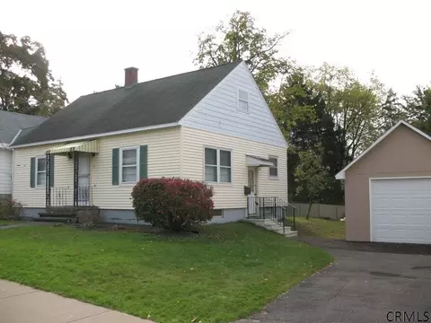 8 White St, Schenectady, NY 12308 photo 3