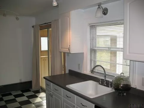 8 White St, Schenectady, NY 12308 photo 7