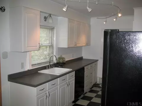 8 White St, Schenectady, NY 12308 photo 8