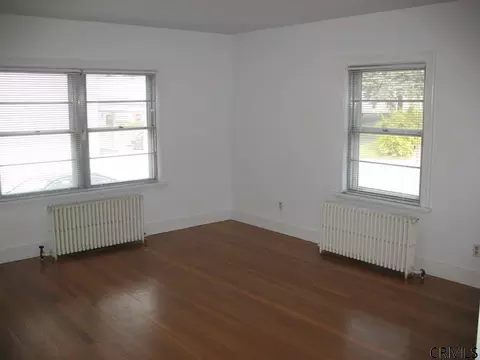8 White St, Schenectady, NY 12308 photo 12