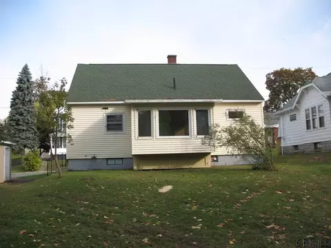 8 White St, Schenectady, NY 12308 photo 4