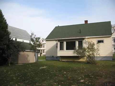 8 White St, Schenectady, NY 12308 photo 5
