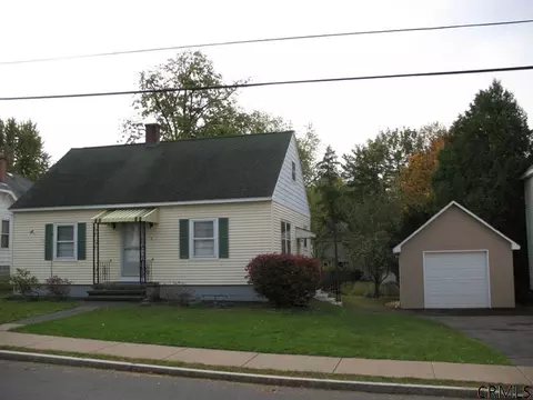 8 White St, Schenectady, NY 12308 photo 1