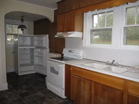 79 Spruce St, Schenectady, NY 12304 photo 8