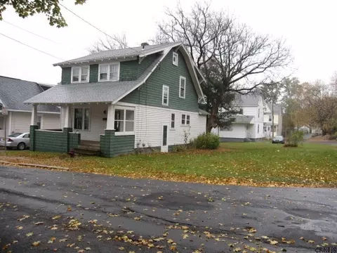 79 Spruce St, Schenectady, NY 12304 photo 2