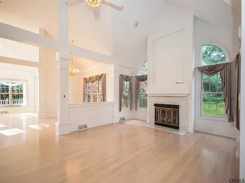 8 Devon Ct, Voorheesville, NY 12186 photo 5