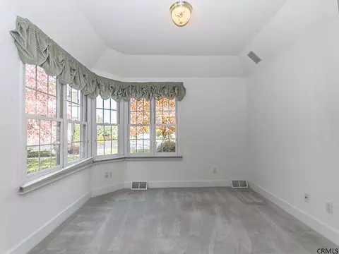 8 Devon Ct, Voorheesville, NY 12186 photo 18