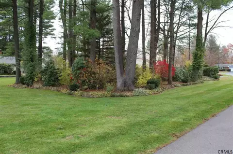 7 Flint Dr, Delmar, NY 12054 photo 4