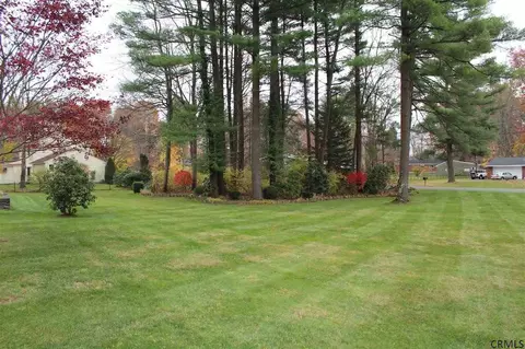 7 Flint Dr, Delmar, NY 12054 photo 3