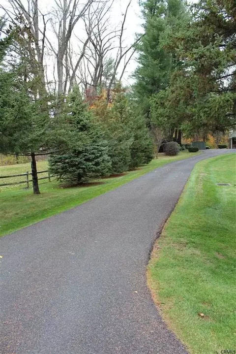 7 Flint Dr, Delmar, NY 12054 photo 5