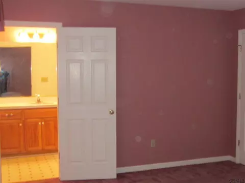 41 Royal Blvd, Delmar, NY 12054 photo 12