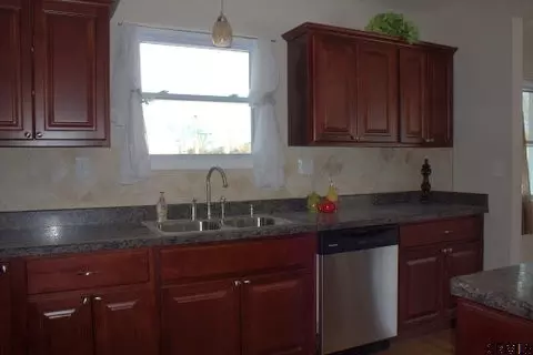 1016 Wallace Ave, Schenectady, NY 12306 photo 4