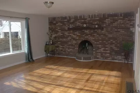 1016 Wallace Ave, Schenectady, NY 12306 photo 2