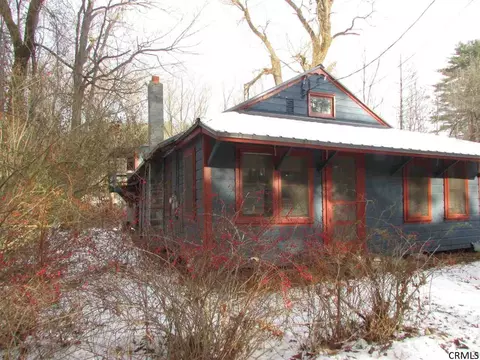 106 Beech Dr, Broadalbin, NY 12025 photo 2