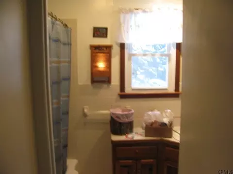 115 E Fourth Ave, Johnstown, NY 12095 photo 5