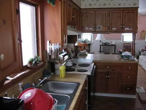 115 E Fourth Ave, Johnstown, NY 12095 photo 7