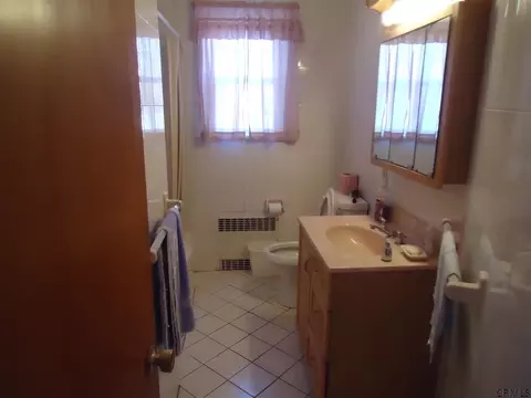 246 Ormond St, Albany, NY 12208 photo 4