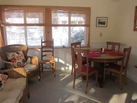 34 Wisconsin Ave, Delmar, NY 12054 photo 10