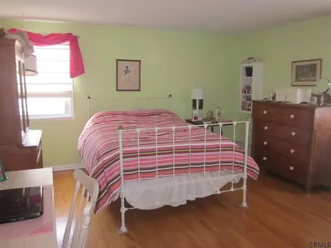 34 Wisconsin Ave, Delmar, NY 12054 photo 16