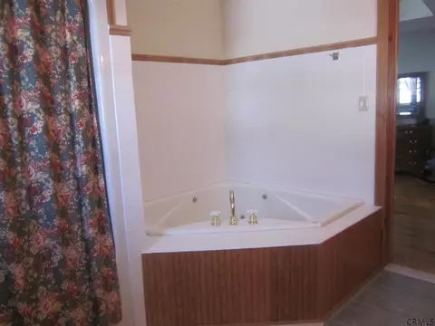 34 Wisconsin Ave, Delmar, NY 12054 photo 13