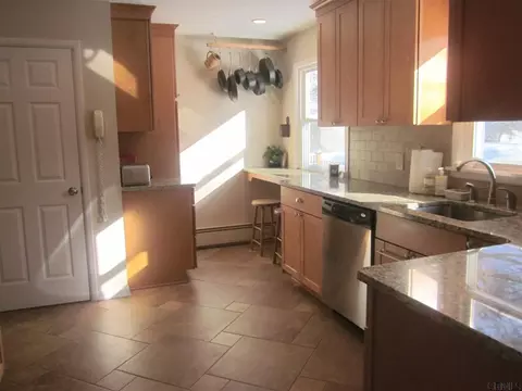 34 Wisconsin Ave, Delmar, NY 12054 photo 5