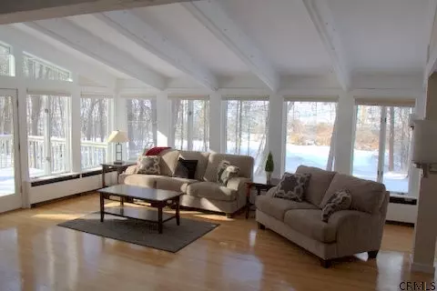 145 Spring Rd, Schenectady, NY 12302 photo 3