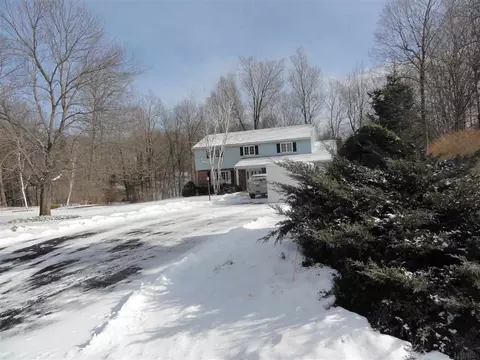 56 Daniel St, Slingerlands, NY 12159 photo 1