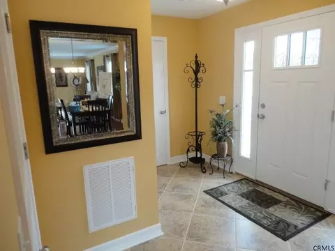 8 Ariana Ct, Delmar, NY 12054 photo 2