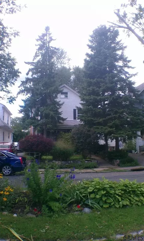 735 Hampton Ave, Schenectady, NY 12309 photo 4
