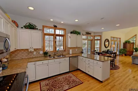 62 Mann Blvd, Clifton Park, NY 12065 photo 7