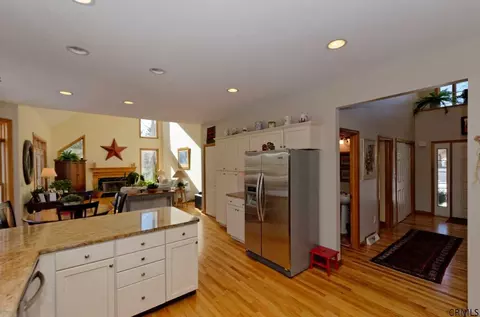 62 Mann Blvd, Clifton Park, NY 12065 photo 9