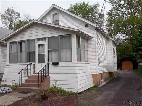 9 Myrtle Ave, Schenectady, NY 12304 photo 1