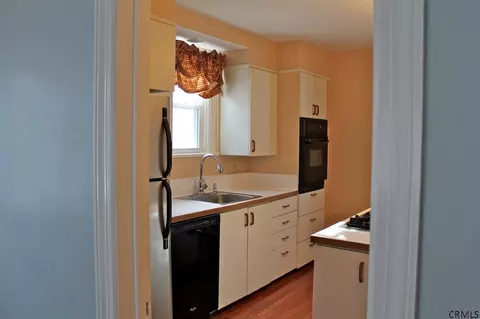16 Nathaniel Blvd, Delmar, NY 12054 photo 4