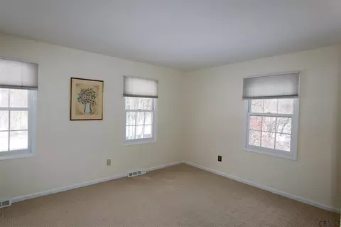 44 Middlesex Dr, Slingerlands, NY 12159 photo 19